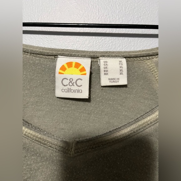 C&C California Women's XL Olive Top - Picture 4 of 6